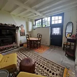 Chaumiere Historique A Quelques Pas De La Дом отдыха *